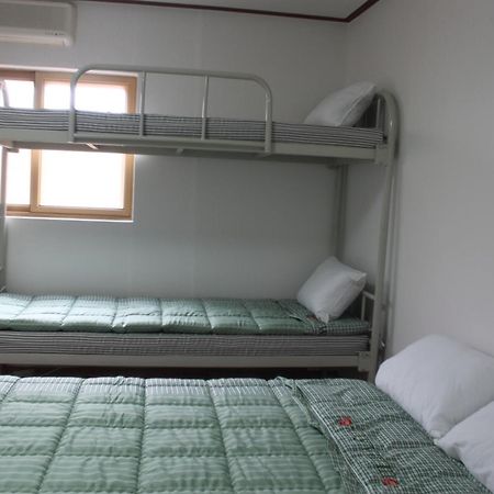 Dongdaemun Guesthouse Сеул Стая снимка